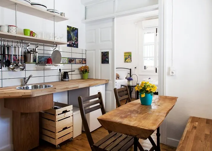 Ziv Boutique Town Square Ii