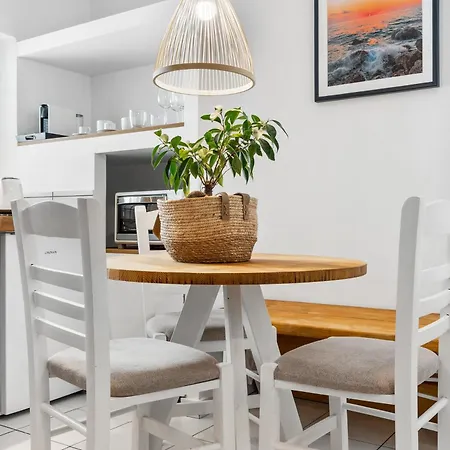 Ziv Boutique Town Square Ii *